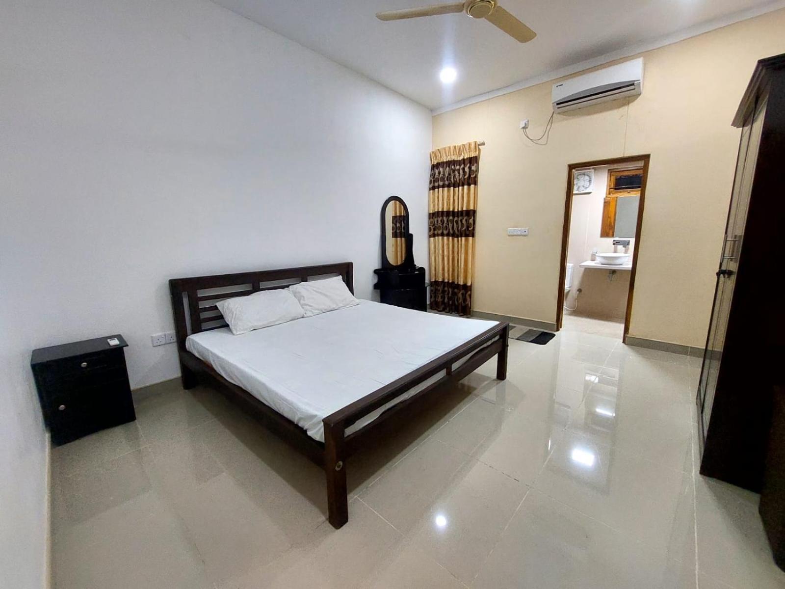 Havana Club Resort Trincomalee Esterno foto