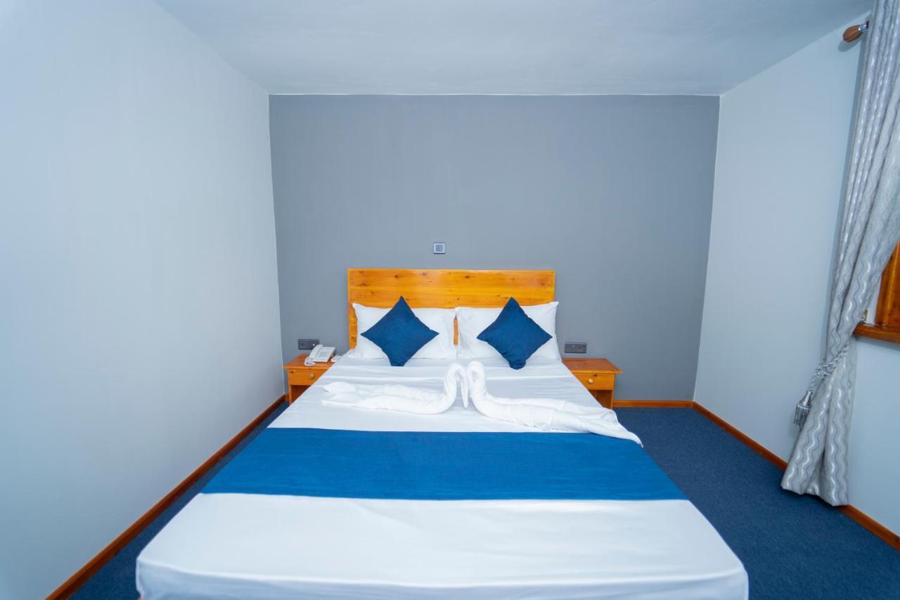 Havana Club Resort Trincomalee Esterno foto